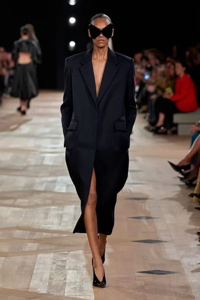 Look 12